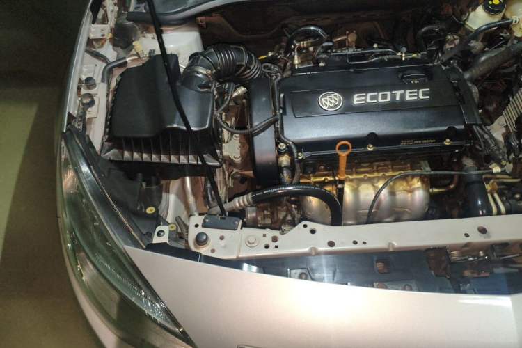 Used Buick GT 2010 XT 1.8L Automatic Fashion Edition Engine Bay Right