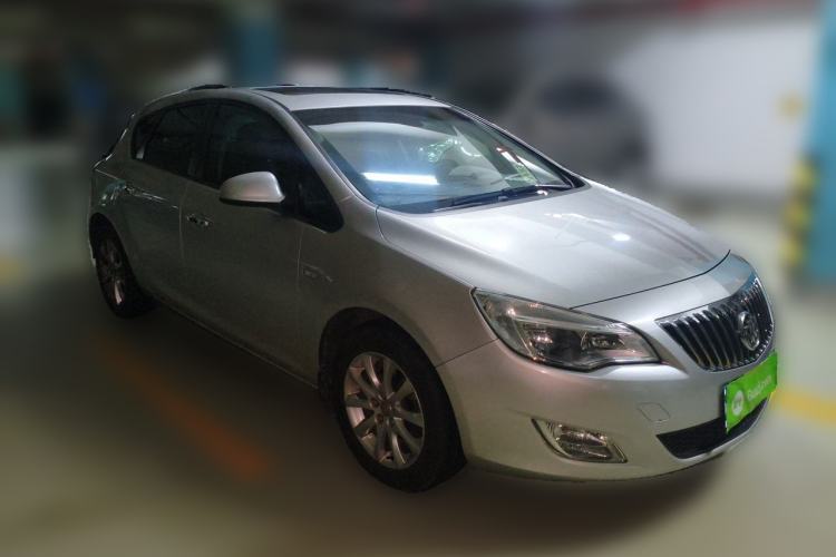 Used Buick GT 2010 XT 1.8L Automatic Fashion Edition Front Right 45 Deg