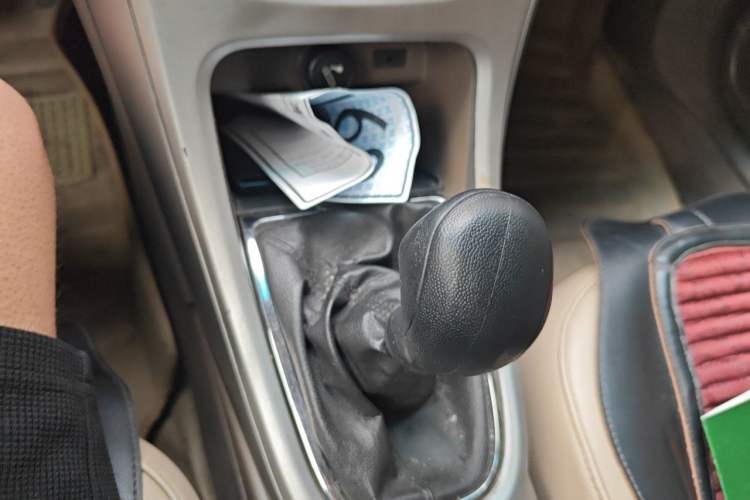 Used Buick GT 2010 GT 1.6L Manual Entry-Level Model Gear Lever