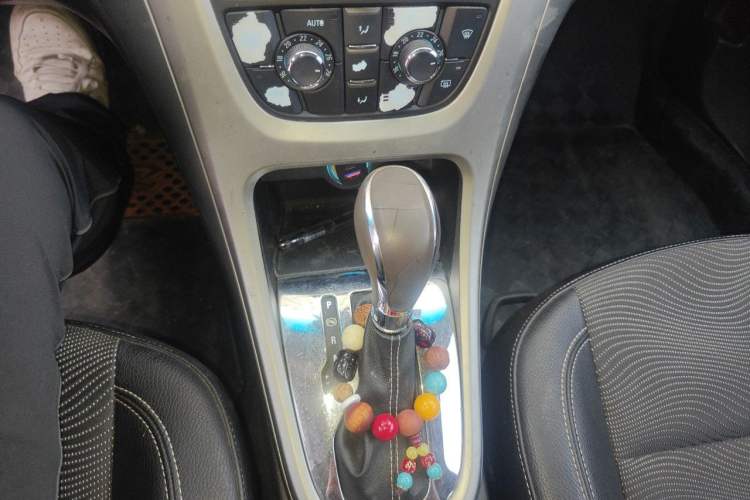 Used Buick GT 2010 XT 1.6T Fashion Sport Edition Gear Lever