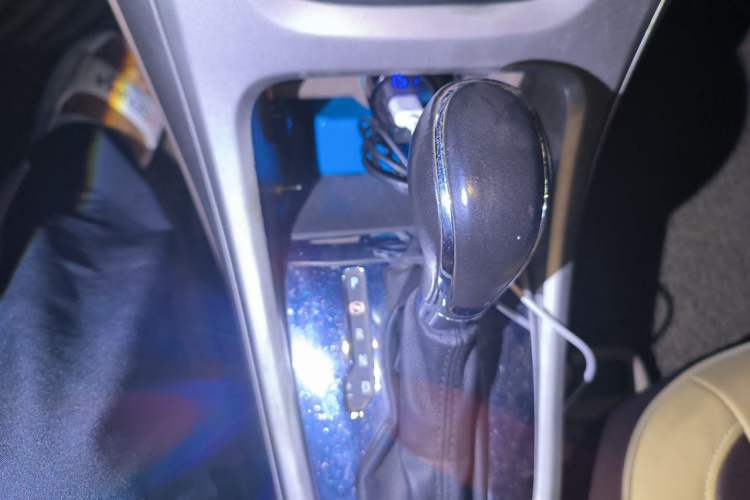 Used Buick GT 2010 GT 1.6L Automatic Fashion Edition Gear Lever