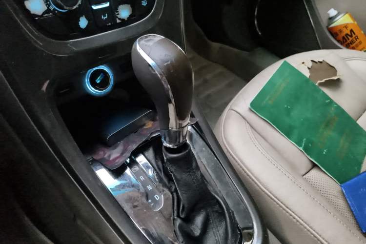 Used Buick GT 2010 GT 1.8L Automatic Luxury Edition Gear Lever