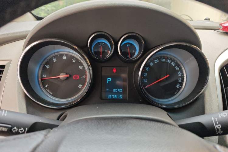 Used Buick GT 2010 XT 1.6L Automatic Fashion Edition Instrument Cluster