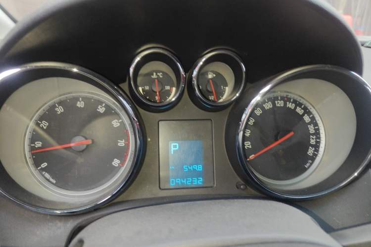 Used Buick GT 2010 XT 1.6T Fashion Sport Edition Instrument Cluster