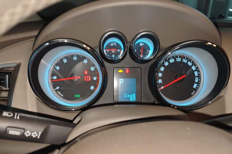 Used Buick GT 2010 GT 1.8L Automatic Fashion Edition Instrument Cluster