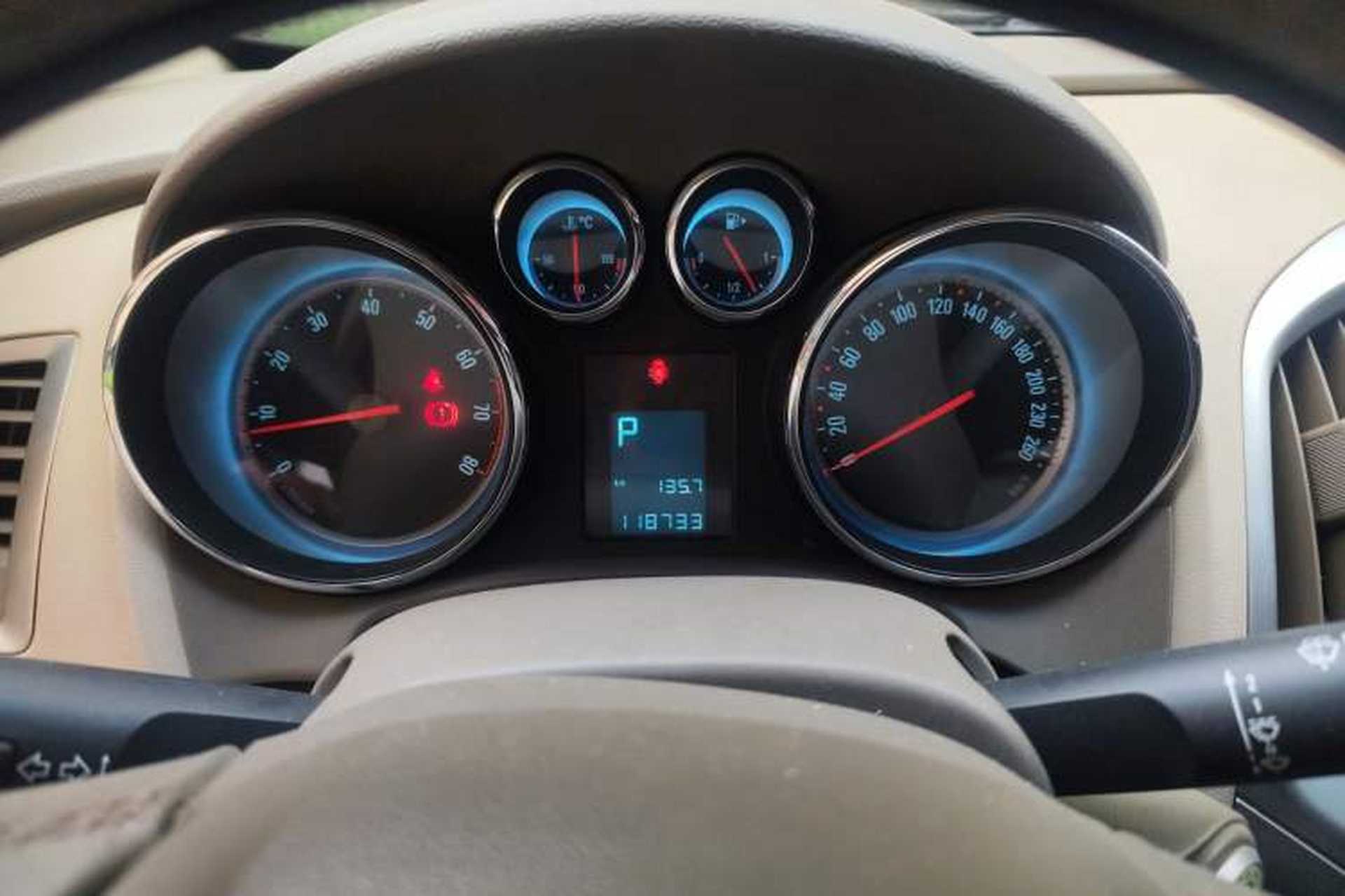Used Buick GT 2010 GT 1.6L Automatic Fashion Edition Instrument Cluster