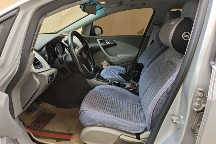 Used Buick GT 2010 XT 1.6L Automatic Fashion Edition Left Front Seat
