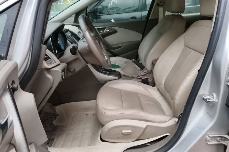 Used Buick GT 2010 GT 1.8L Automatic Luxury Edition Left Front Seat