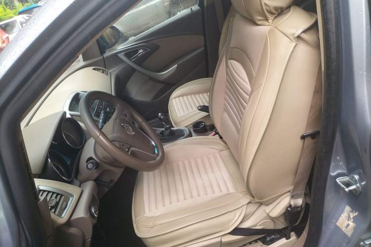 Used Buick GT 2010 GT 1.6L Manual Entry-Level Model Left Front Seat