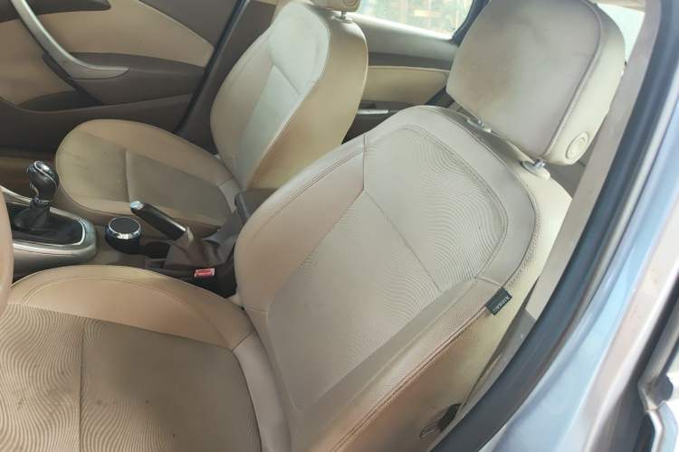 Used Buick GT 2010 GT 1.6L Manual Entry-Level Model Left Front Seat