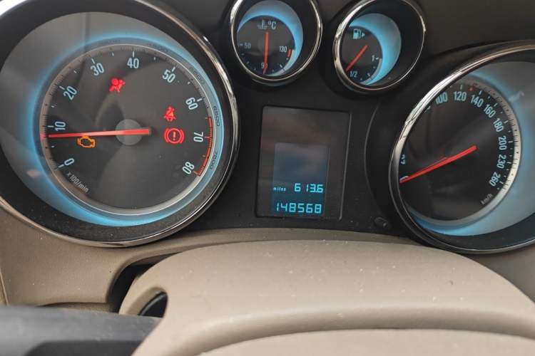 Used Buick GT 2010 GT 1.6L Manual Entry-Level Model Odometer Close Up