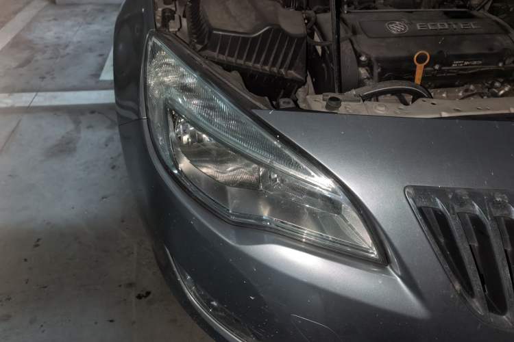Used Buick GT 2010 XT 1.8L Automatic Deluxe Edition Right Front Headlight