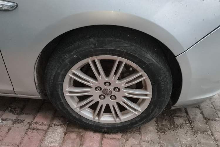 Used Buick GT 2010 GT 1.8L Automatic Luxury Edition Right Front Wheel Hub