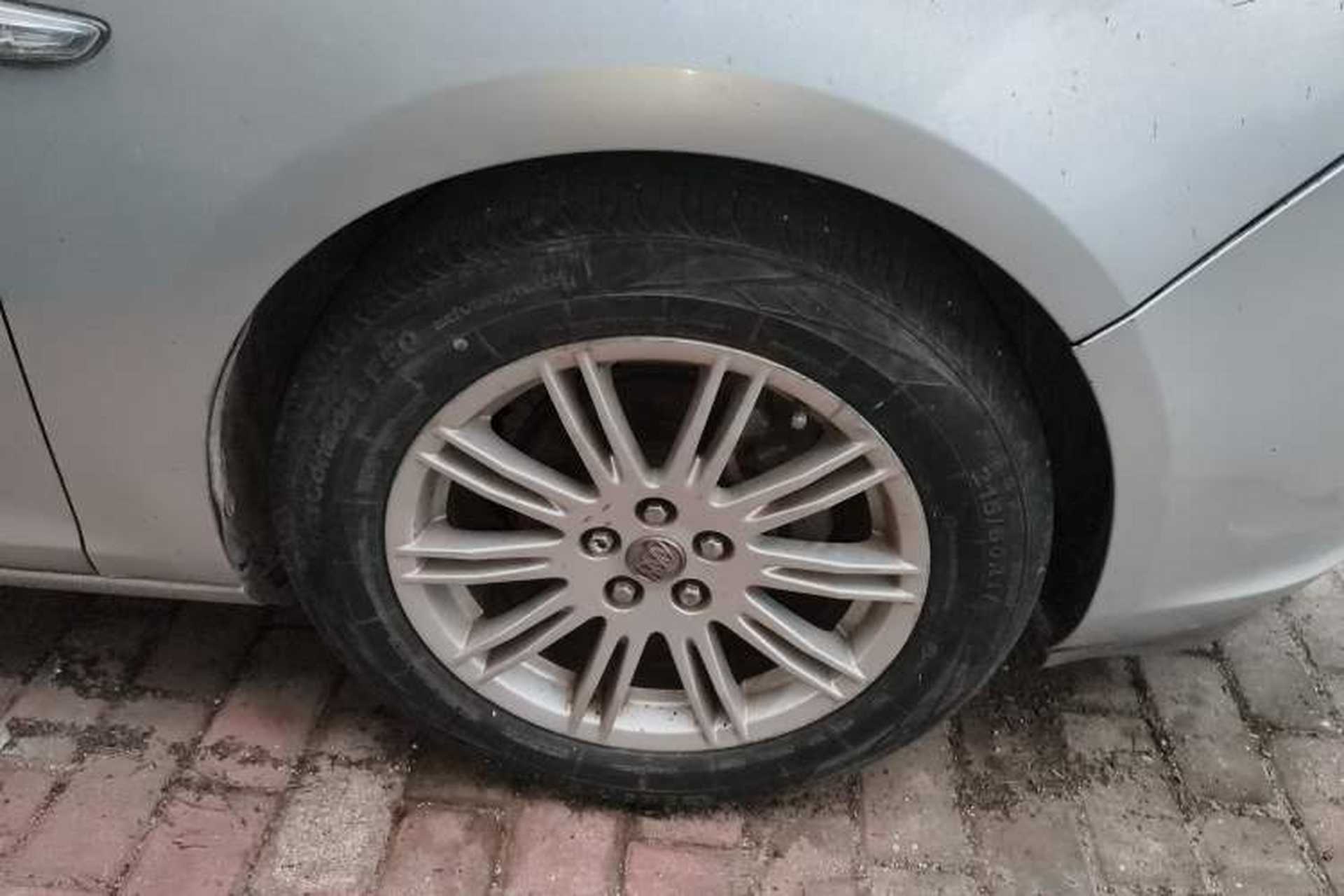 Used Buick GT 2010 GT 1.8L Automatic Luxury Edition Right Front Wheel Hub