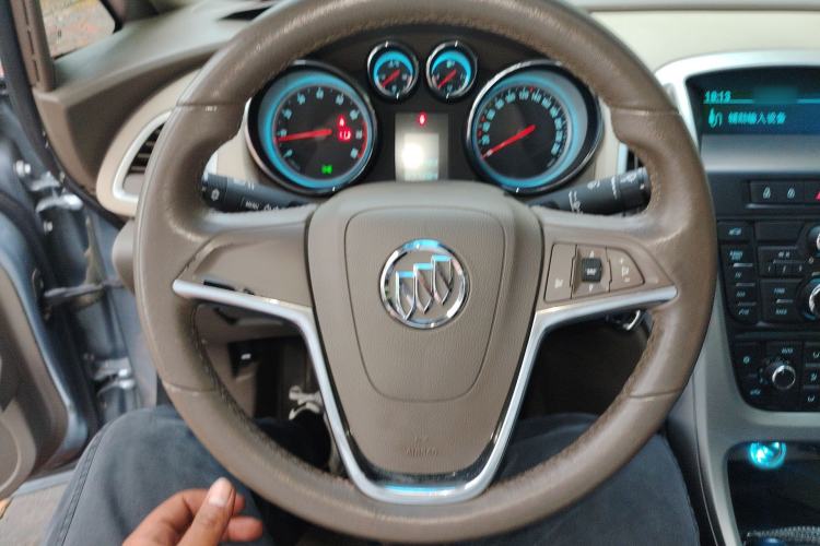 Used Buick GT 2010 GT 1.6L Manual Entry-Level Model Steering Wheel