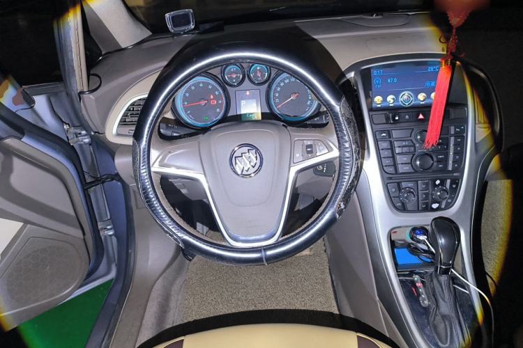 Used Buick GT 2010 GT 1.6L Automatic Fashion Edition Steering Wheel