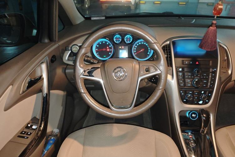 Used Buick GT 2010 GT 1.8L Automatic Fashion Edition Steering Wheel