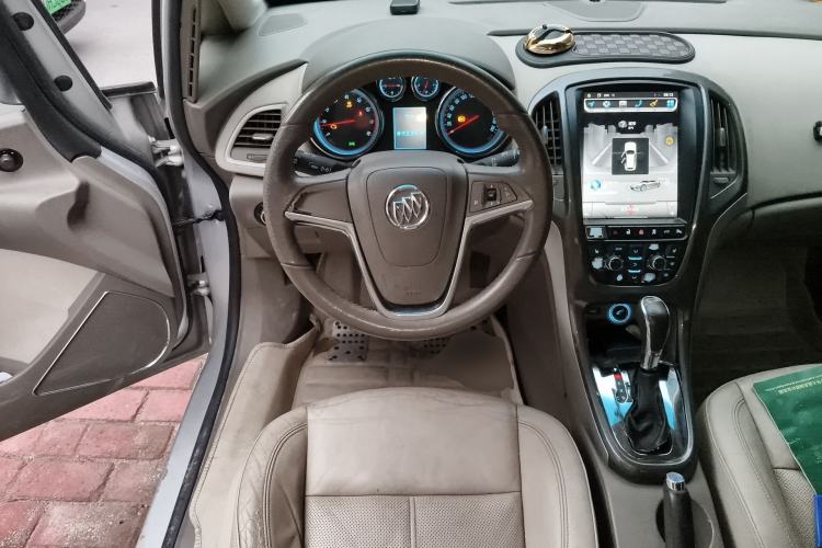 Used Buick GT 2010 GT 1.8L Automatic Luxury Edition Steering Wheel