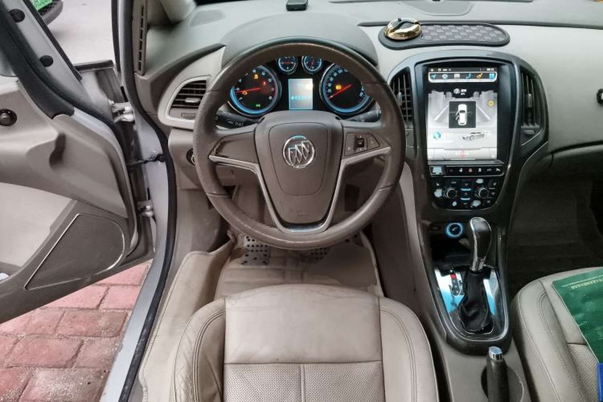 Used Buick GT 2010 GT 1.8L Automatic Luxury Edition Steering Wheel