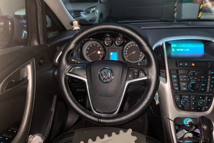 Used Buick GT 2010 XT 1.8L Automatic Deluxe Edition Steering Wheel