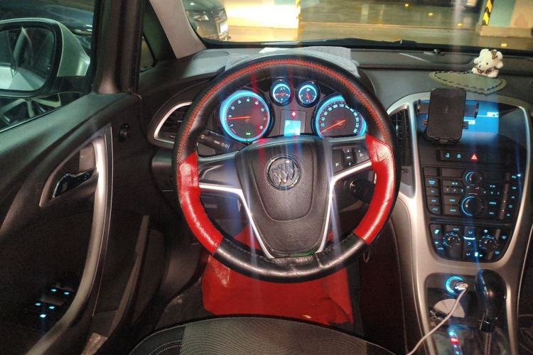 Used Buick GT 2010 XT 1.8L Automatic Fashion Edition Steering Wheel