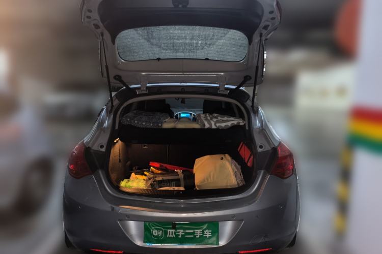 Used Buick GT 2010 XT 1.8L Automatic Deluxe Edition Trunk