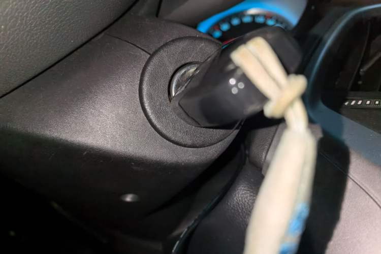 Used Buick GT 2010 XT 1.8L Automatic Deluxe Edition Vehicle Key