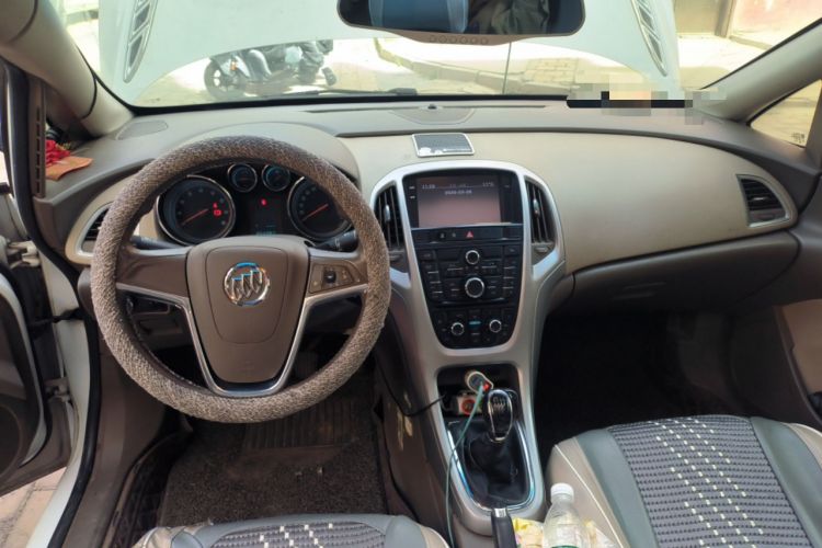 Used Buick GT 2010 GT 1.6L Manual Entry-Level Model Center Console