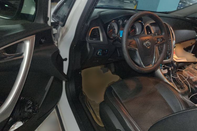 Used Buick GT 2010 GT 1.6L Automatic Fashion Edition Driver Seat