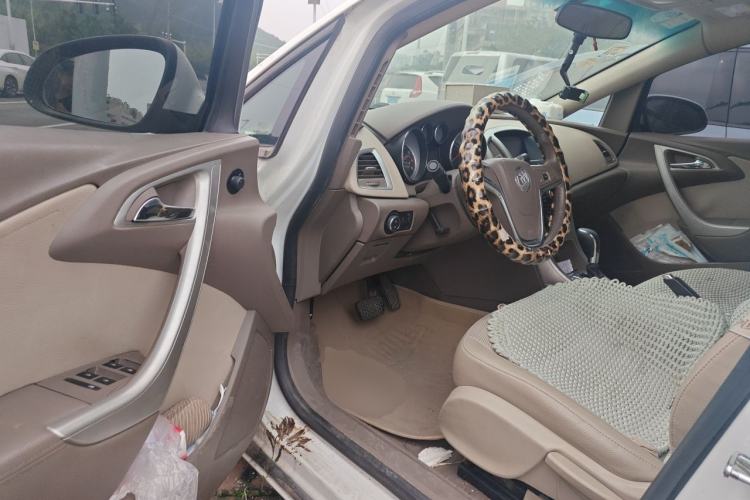 Used Buick GT 2010 GT 1.6L Automatic Fashion Edition Driver Seat