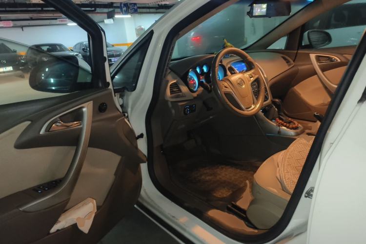 Used Buick GT 2010 GT 1.6L Automatic Fashion Edition Driver Seat