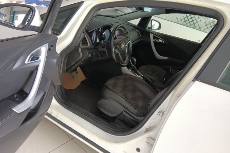 Used Buick GT 2010 XT 1.8L Automatic Fashion Edition Driver Seat