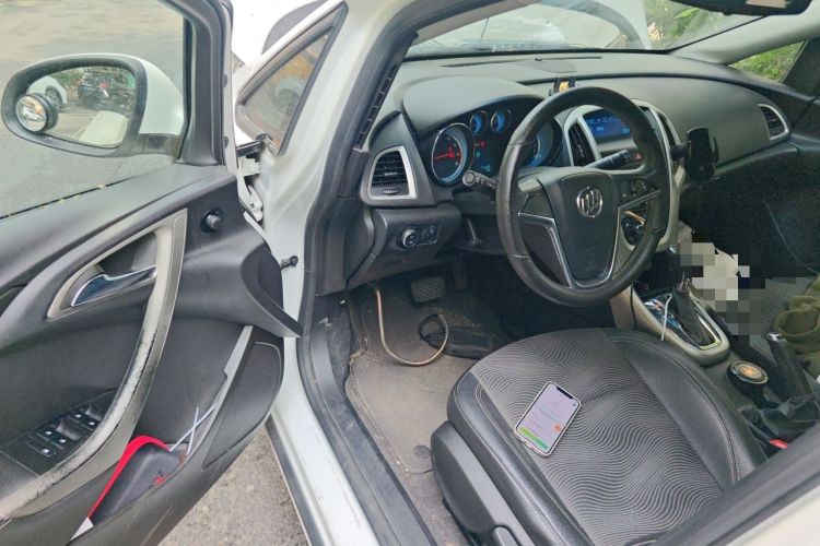 Used Buick GT 2010 XT 1.8L Automatic Fashion Edition Driver Seat
