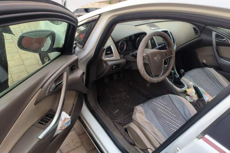 Used Buick GT 2010 GT 1.6L Manual Entry-Level Model Driver Seat