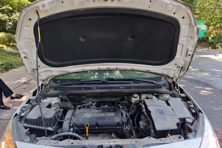 Used Buick GT 2010 XT 1.6L Automatic Fashion Edition Engine Bay