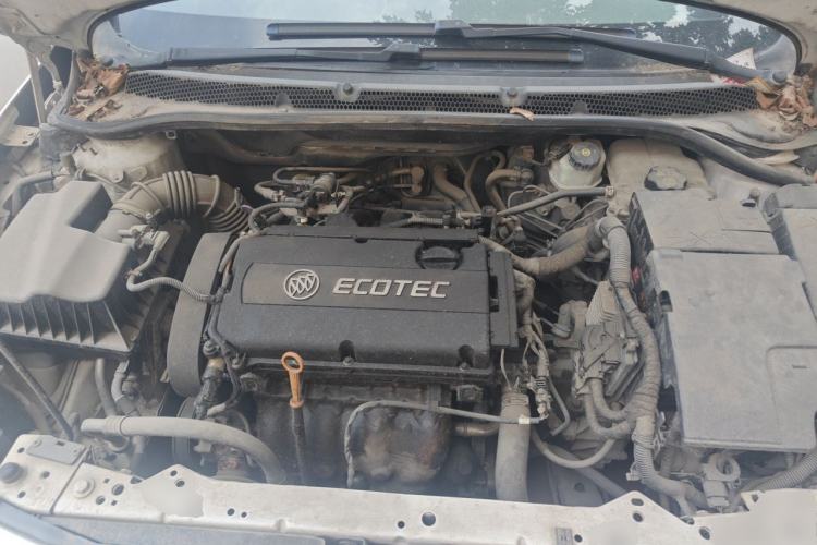 Used Buick GT 2010 XT 1.6L Manual Entry-Level Model Engine Bay
