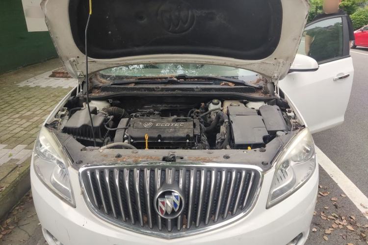 Used Buick GT 2010 GT 1.6L Manual Entry-Level Model Engine Bay