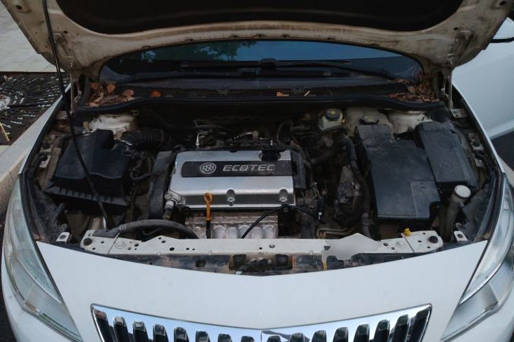 Used Buick GT 2010 XT 1.8L Automatic Fashion Edition Engine Bay