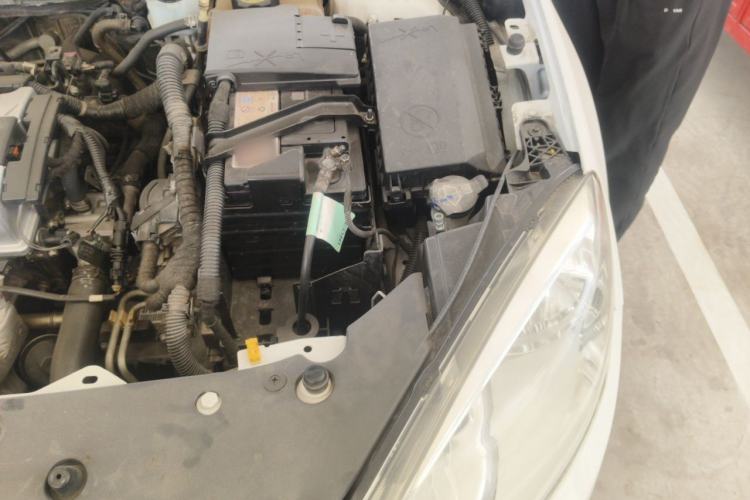 Used Buick GT 2010 GT 1.6L Automatic Fashion Edition Engine Bay Left
