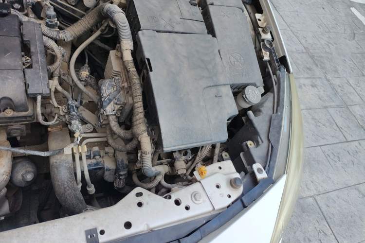 Used Buick GT 2010 XT 1.6L Automatic Fashion Edition Engine Bay Left