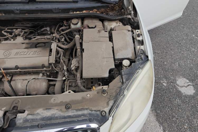 Used Buick GT 2010 GT 1.6L Automatic Fashion Edition Engine Bay Left