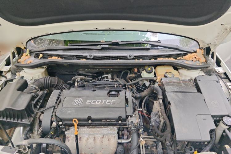 Used Buick GT 2010 XT 1.8L Automatic Fashion Edition Engine Bay