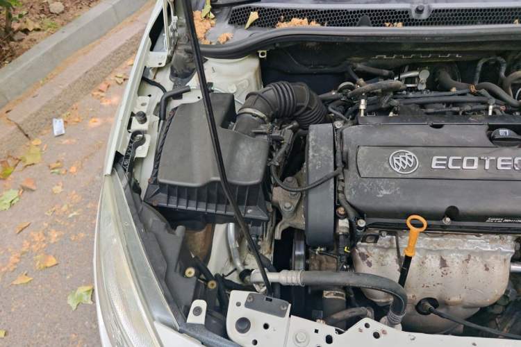 Used Buick GT 2010 XT 1.8L Automatic Fashion Edition Engine Bay Right