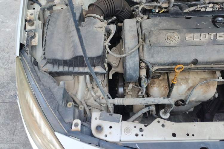 Used Buick GT 2010 XT 1.6L Automatic Fashion Edition Engine Bay Right