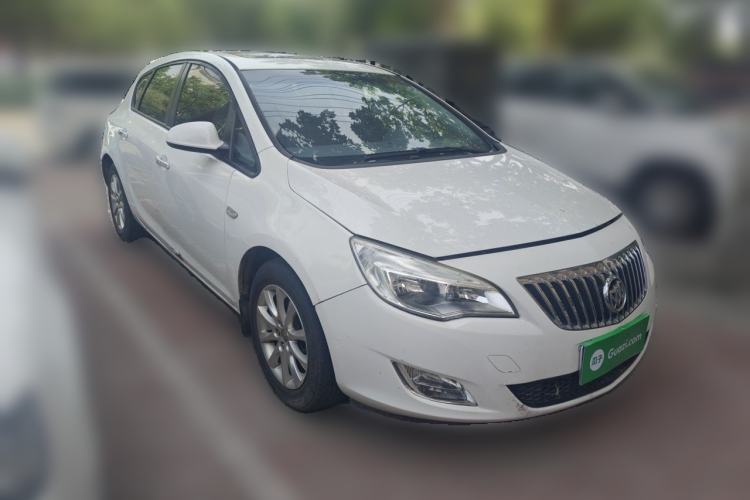 Used Buick GT 2010 XT 1.6L Manual Entry-Level Model Front Right 45 Deg