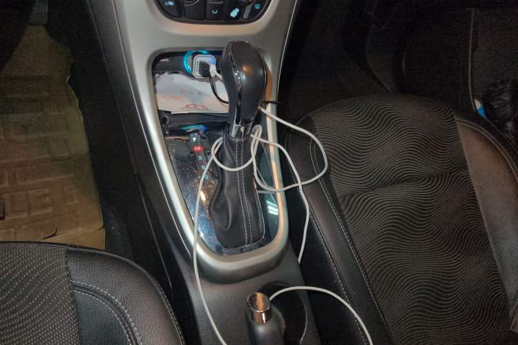 Used Buick GT 2010 GT 1.6L Automatic Fashion Edition Gear Lever