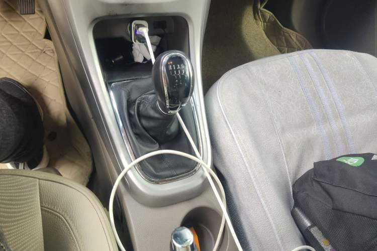 Used Buick GT 2010 GT 1.6L Manual Entry-Level Model Gear Lever