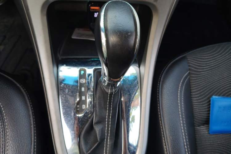 Used Buick GT 2010 XT 1.8L Automatic Fashion Edition Gear Lever