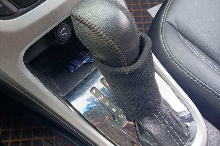 Used Buick GT 2010 XT 1.6T Fashion Sport Edition Gear Lever
