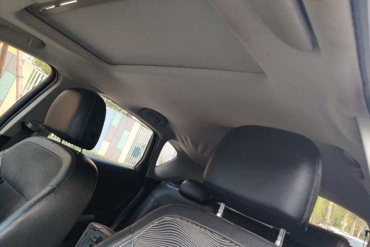 Used Buick GT 2010 XT 1.8L Automatic Fashion Edition Headliner